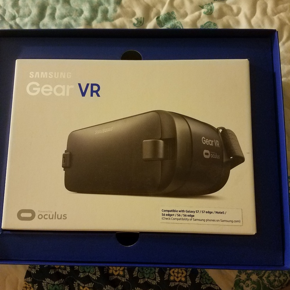 Samsung Gear VR BRAND NEW IN BOX